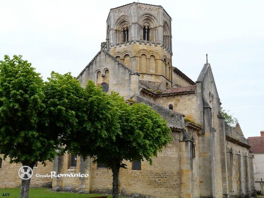 Semur en Brionnaise. Saint Hilaire. Fachada norte