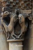 Boulou; Le. Sainte Marie. Capitel con cuadrúpedos