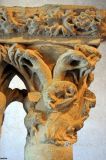 Carcassonne. Saint-Nazaire y Saint-Celse. Capitel zoomorofo y vegetal