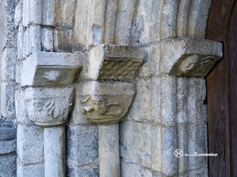 Luzenac de Moulis. Notre Dame. Lado norte de la portada