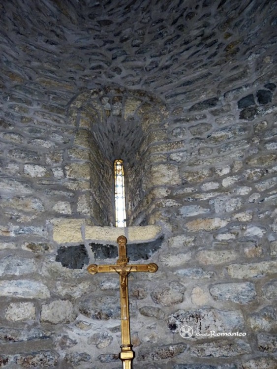 Ornolac. St. Pierre. Vano abociando