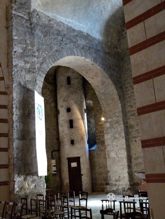 Tarascon. Notre Dame de Sabart. Vista del husillo en el lado suroeste
