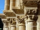 Teilhet. San Juan Evangelista. Detalle de capiteles del lado norte de la portada