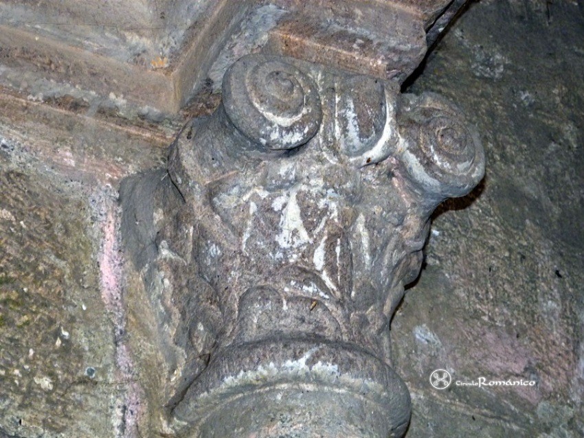 Tremesaygues. Notre Dame. Capitel vegetal