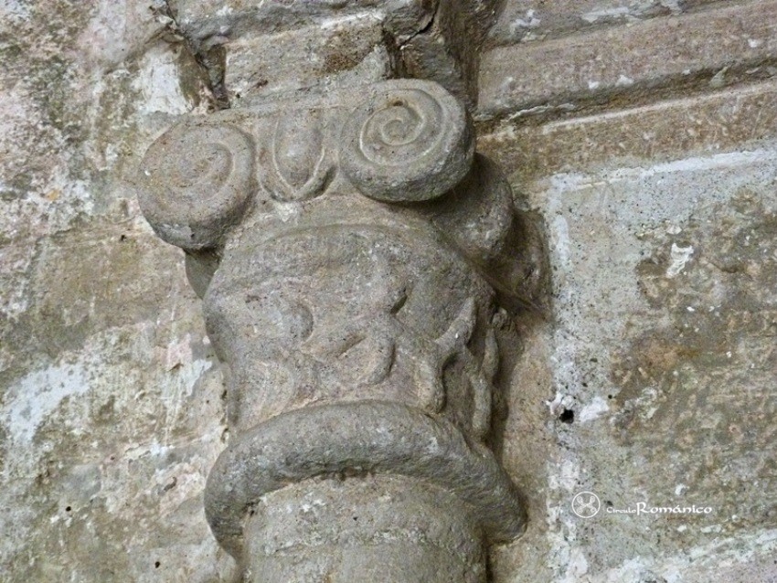 Tremesaygues. Notre Dame. Detalle de capitel vegetal