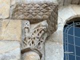 Verges. Sant Jean. Detalle de capitel vegetal