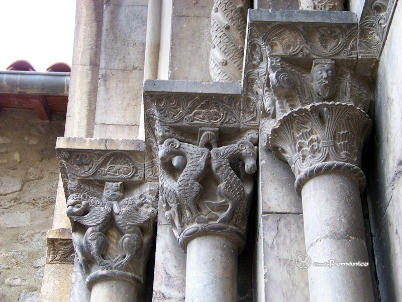 Cornellá de Conflent. Santa María. Capiteles del lado norte