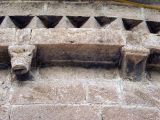 Llo. Sant Fructuós. Canecillos zoomorfo y geométrico