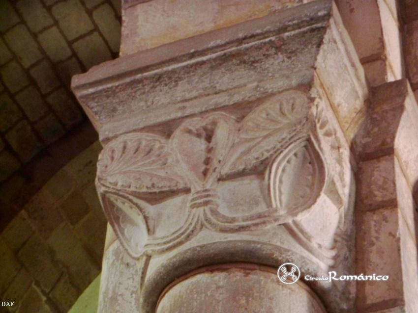 Montjaux. Saint Quirimus. Capitel vegetal