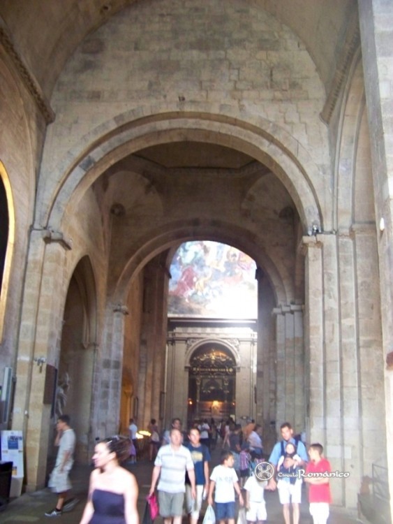 Aix-en-Provence. Saint Sauveur. Interior del templo