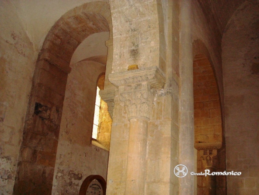 Iguerande. Saint Marcel. Capiteles de las naves