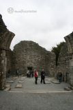 Glendalough. Saint Kevin.Pies del templo