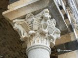 Saccargia. Santissima Trinità. Capitel con animales fantásticos y elementos vegetales
