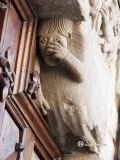 Berceto. San Moderanno. Modillón con figura humana