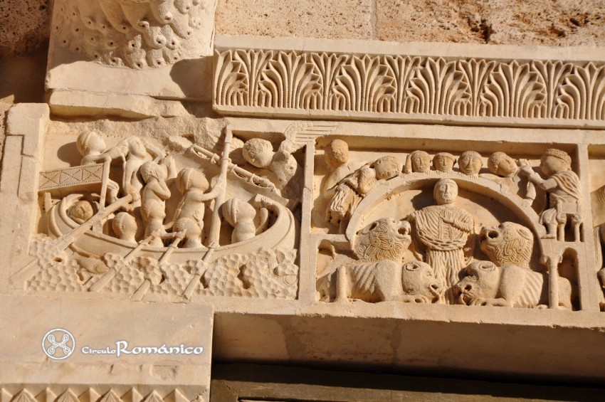 Massa Marítima. San Cerbone. Dintel figurado