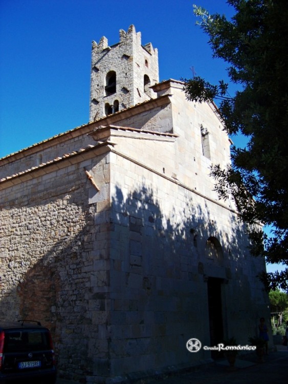 Massarosa. Iglesia rural de San Pantaleone a Elici 