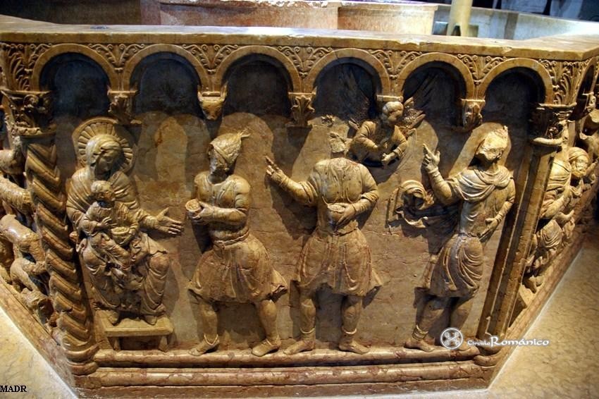 Verona. Santa María Matricular. Detalle de Adoración de los Magos