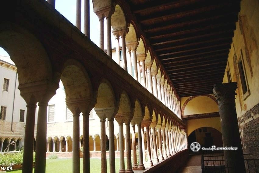 Verona. Santa María Matricular. Interior de la panda