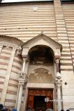 Verona. Santa María Matricular. Portada del peregrino