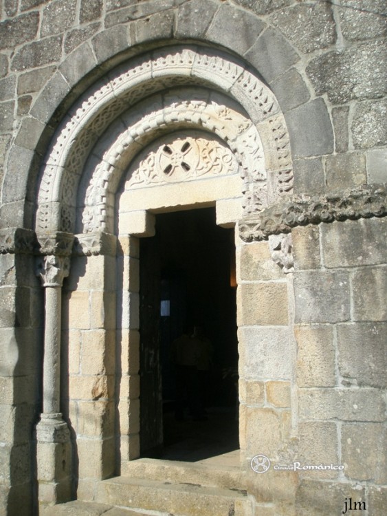 Sta. Eulalia de Arnoso. Sao Salvador. Portada occidental