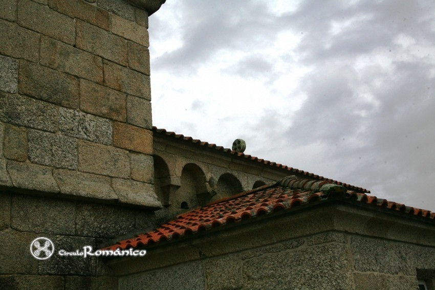Gatäo. São João Baptista. Cabecera y sacristia