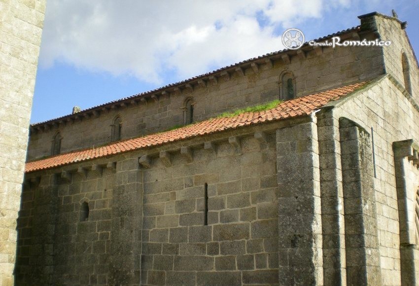 Travanca. Mosteiro de Divino Salvador, Lateral norte