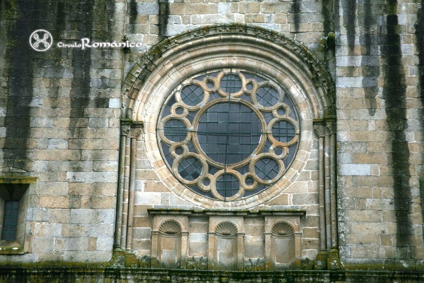 Pombeiro. Monasterio de Santa Maria. Fachada oeste, rosetón