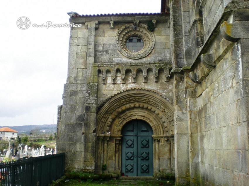 Melgaço-Paderne. San Salvador de Paderne. Fachada lateral