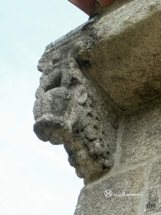 Nogueira. San Claudio. Canecillo zoomorfo