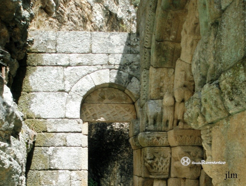 Viseu-Tabuaço. San Pedro das Águias. Interior del acceso desde el lado norte