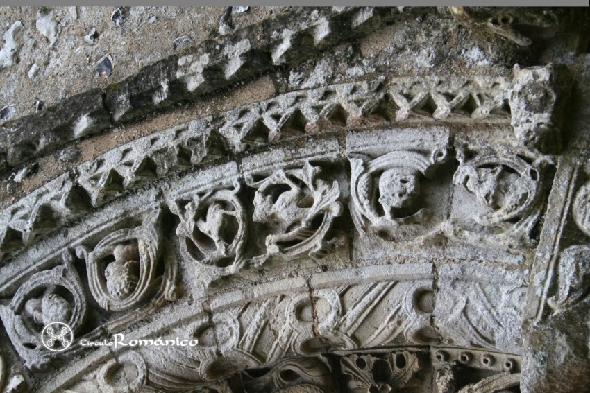Patrixbourne. Iglesia de Santa Maria.Lado derecho de la arquivolta