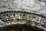 Patrixbourne. Iglesia de Santa Maria.Arquivolta externa con roleos