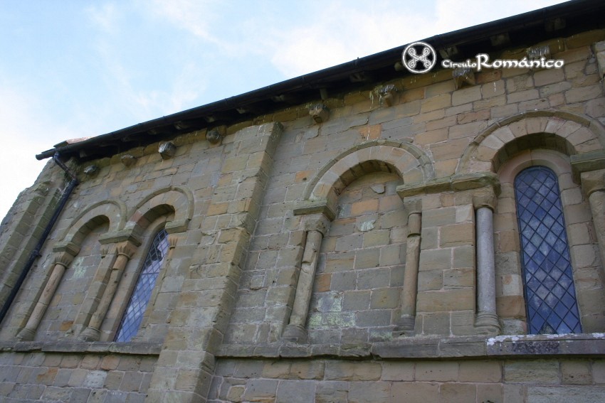 Rock. Iglesia de San Pedro y San Pablo.Canecillos