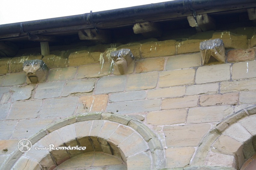 Rock. Iglesia de San Pedro y San Pablo.Canecillos