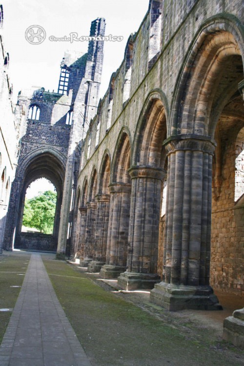 Kirkstall (Leeds). Abadia. Interior de la nave