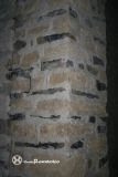 Spiez. Schlosskirche. Alternancia de piedra en los pilares