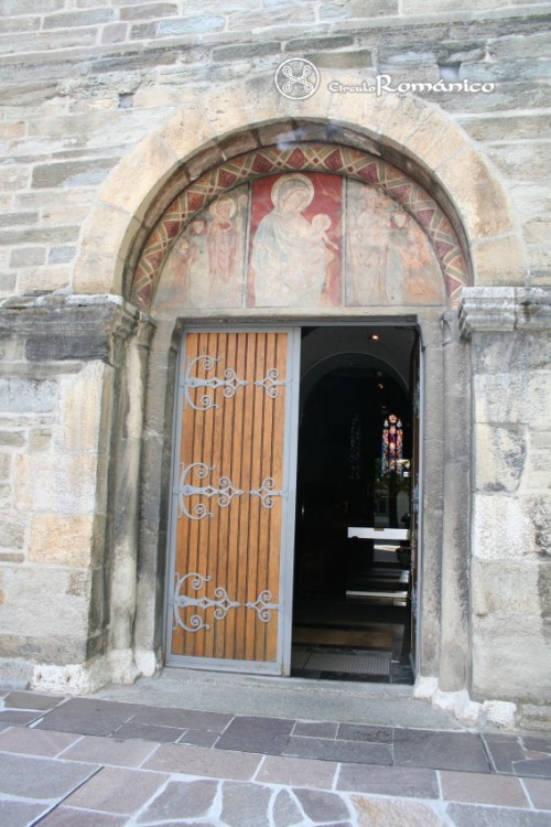 Sion. Notre Dame du Glarier. Portada oeste