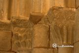 Villalobar de La Rioja. La Asunción. Portada. Capiteles de la izquierda. Decoración vegetal